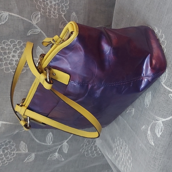 Coach embossed tote - Picture 5 of 8